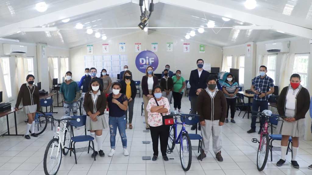 Entrega el DIF estatal 325 bicicletas a estudiantes de León y Valle de Santiago