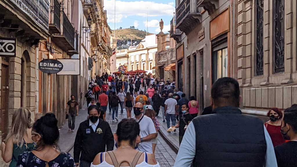 A días de regresar al naranja, Guanajuato reporta más de 53 mil contagios