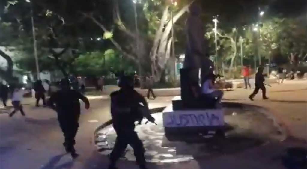 A BALAZOS disuaden protesta por feminicidios en Cancún