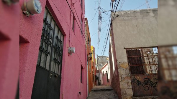 Vecinos se quejan por la venta de pirotecnia, en Pueblito de Rocha