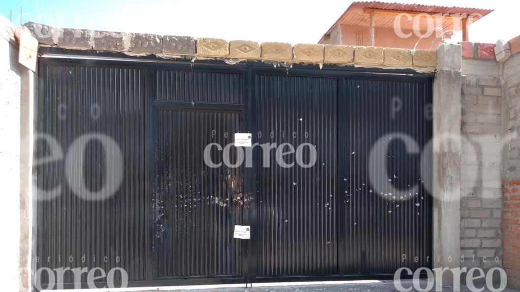 Aseguran armas y droga en inmueble cateado en Comonfort