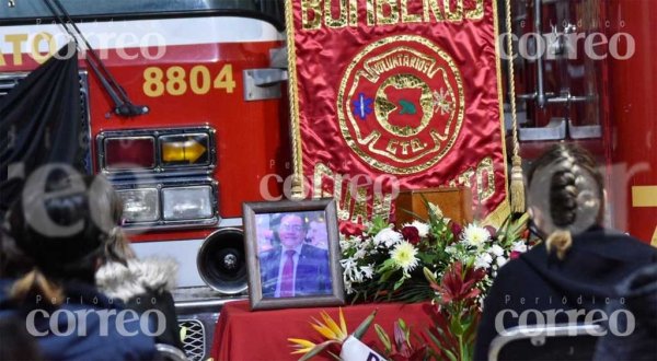 Dan el último adiós a Porfirio Rodríguez, pionero de Protección Civil en la capital