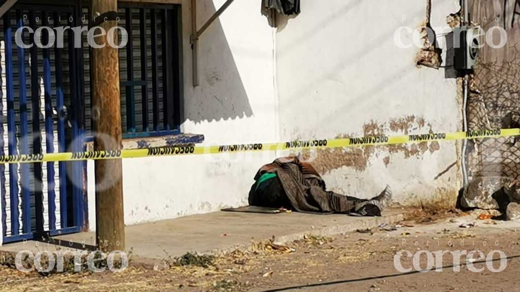 Localizan el cadáver de un hombre cera de la carretera Irapuato-Abasolo