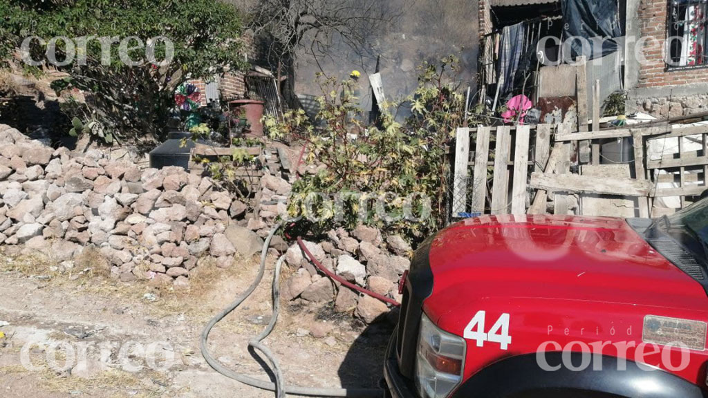 Familia se queda sin casa tras incendio en León