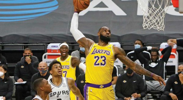 LeBron impone nueva marca en la NBA