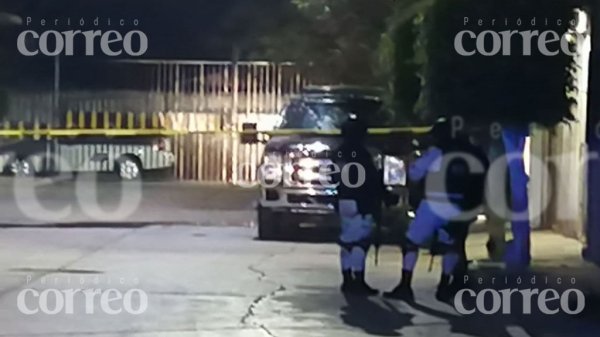 Incendian camioneta y disparan contra vivienda en Celaya