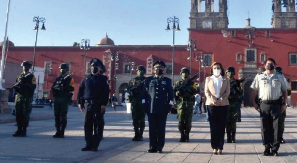 Rinden autoridades honores al Ejército por 108 aniversario