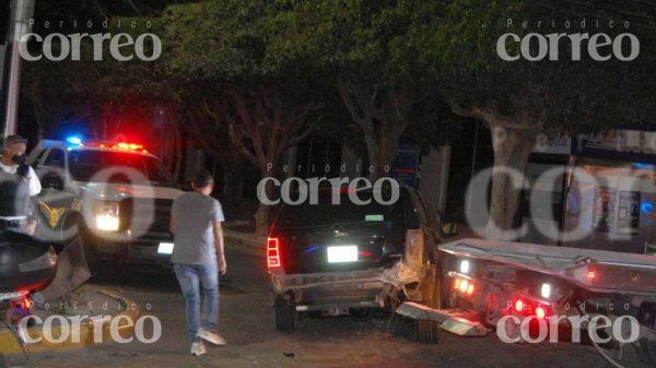 Resultan lesionadas cuatro personas al impactarse contra una jardinera en la zona centro de León