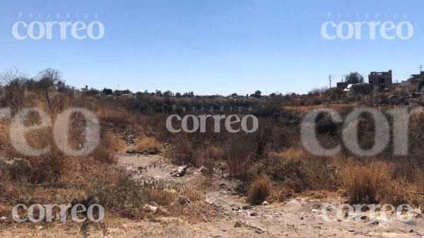 Abandonan cadáver en Barranca de Venaderos