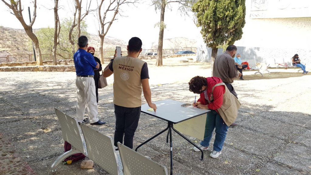 Siervos de la Nación inician registro de abuelitos en la Capital para vacuna COVID