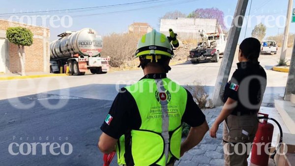 Moviliza a rescatistas derrame de gasolina en zona urbana de Apaseo el Alto