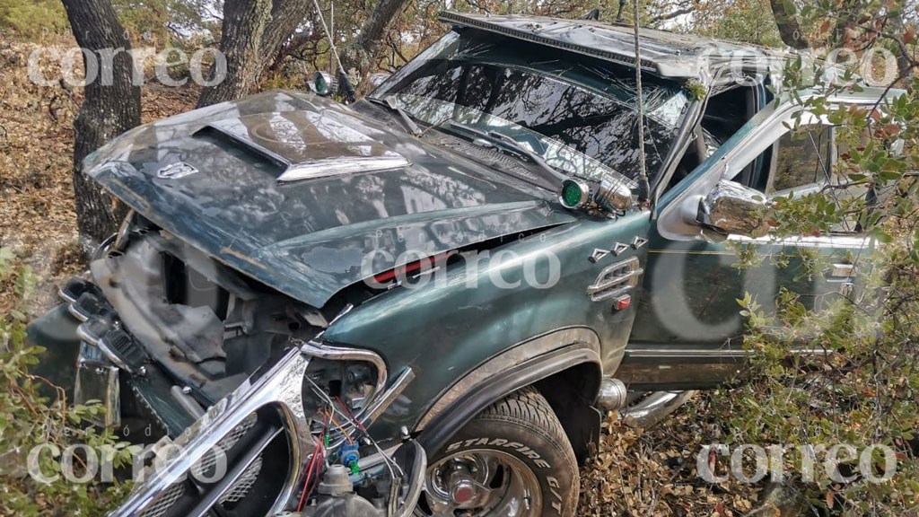 Hombre, ebrio, de 50 años cae al barranco en carretera a Dolores Hidalgo