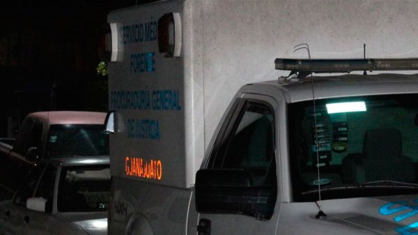 Abandonan CUERPO DECAPITADO sobre la carretera Yuriria-Salvatierra