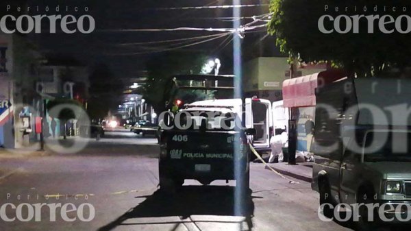 Asesinan a un hombre a fuera de una tienda de abarrotes en León