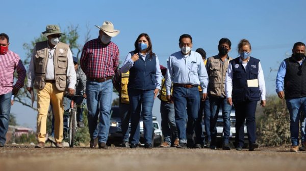 Supervisan avance del camino a comunidad La Luz