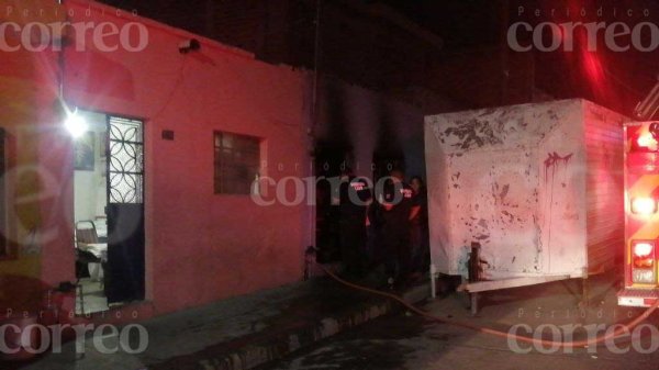 Hombres desconocidos llegaron a una casa en San Juan Bosco y la incendiaron