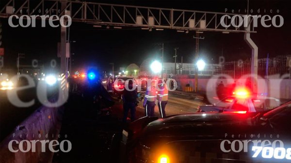 Oficial se accidenta sobre la Celaya-Salamanca; se reporta grave