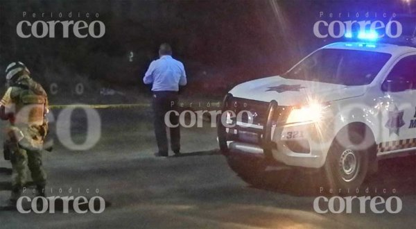 ASESINAN A PAREJA y dejan sus cuerpos pleno libramiento de León