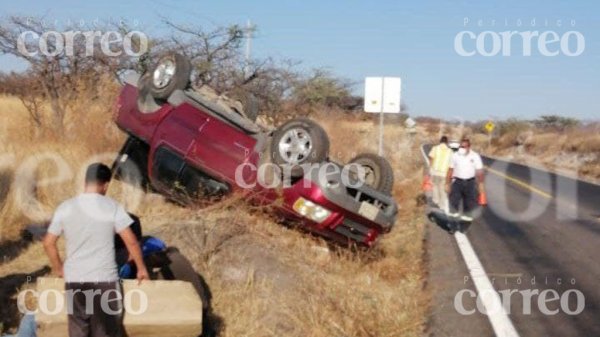 Seis mujeres, incluyendo una bebé, quedan lesionadas tras volcadura