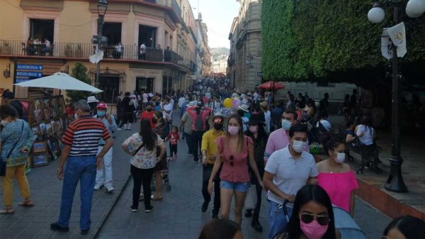 Afluencia de turistas en la Capital, saturó los hoteles al máximo del aforo