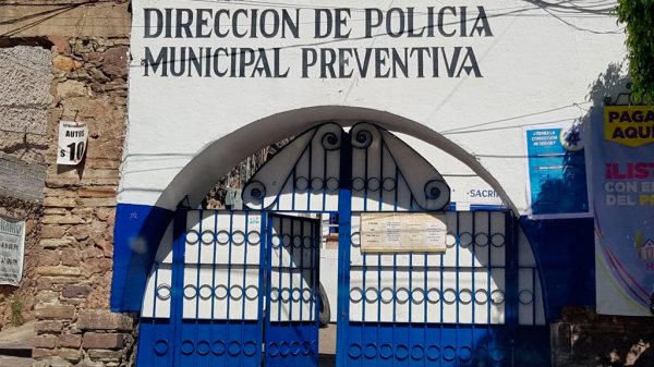 Detienen a dos que intentaban robar casas en la capital