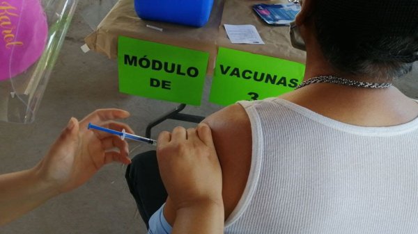 Aplican las últimas dosis contra Covid-19 en Villagrán