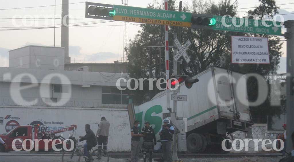 Tráiler SE IMPACTA contra el tren en León