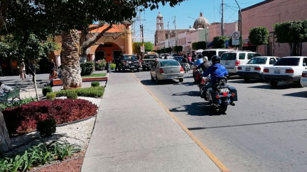 Tras 10 meses reabren circulación en zona centro de San José Iturbide