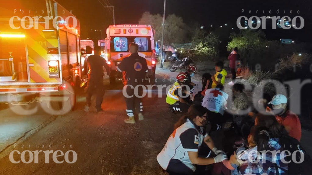 Choca camión en carretera Marfil por intentar rebasar en zona prohibida