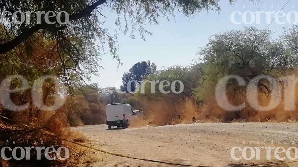 Localizan cadáver embolsado sobre un camino de terracería en León