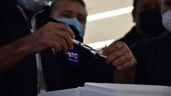 Inicia vacunación en Irapuato y en otros siete municipios