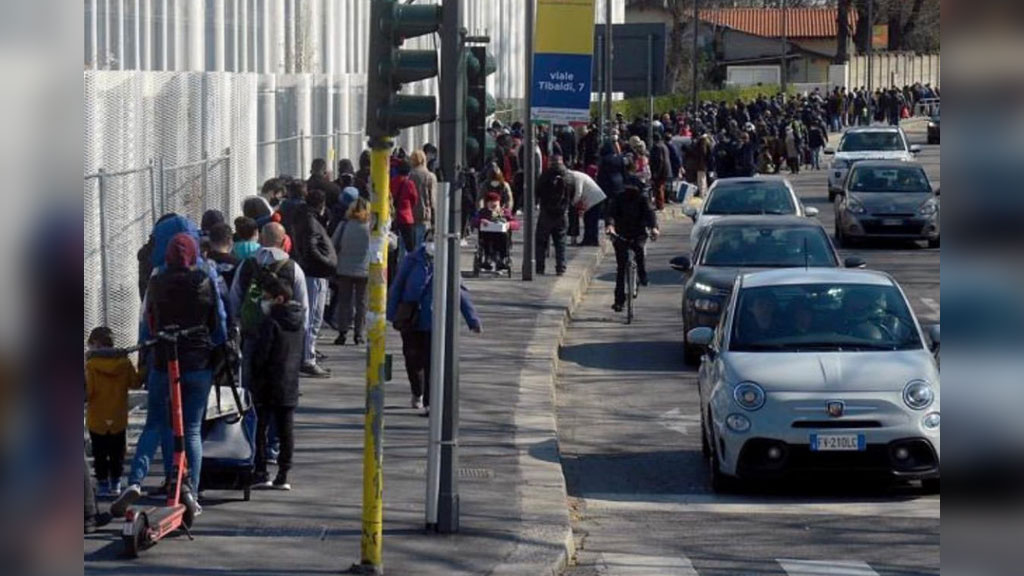 Vuelven las ‘colas del hambre’, no vistas desde la Segunda Guerra Mundial