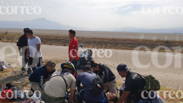 Se vuelca camión de guanajuatenses que iban a Manzanillo; hay 13 lesionados