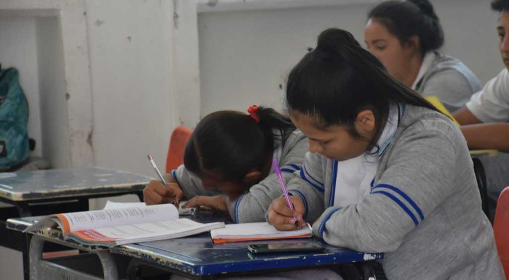 Apoya estado a estudiantes que perdieron a sus papás por Covid