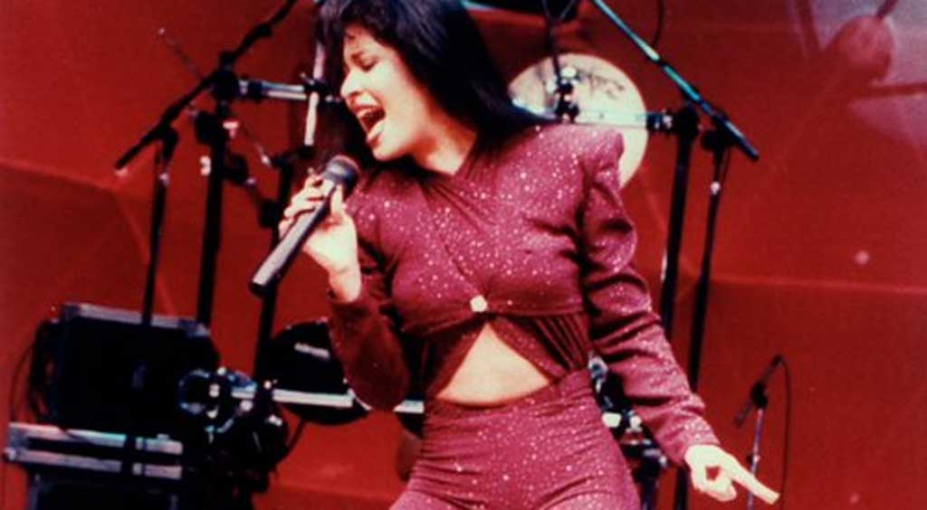 A 26 años de su partida, sus fan no olvidan el legado de Selena