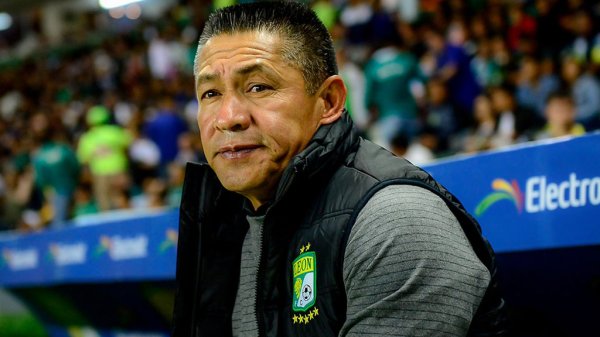 Nacho Ambriz celebra 18 años como director técnico