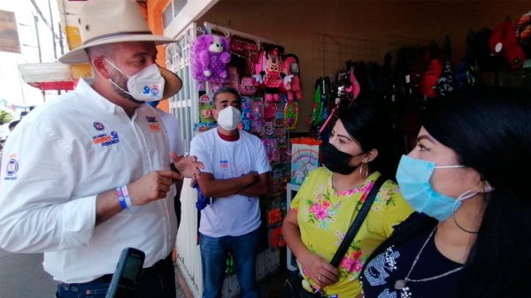 Isaac Piña se compromete con salmantinos y comerciantes de zona sur