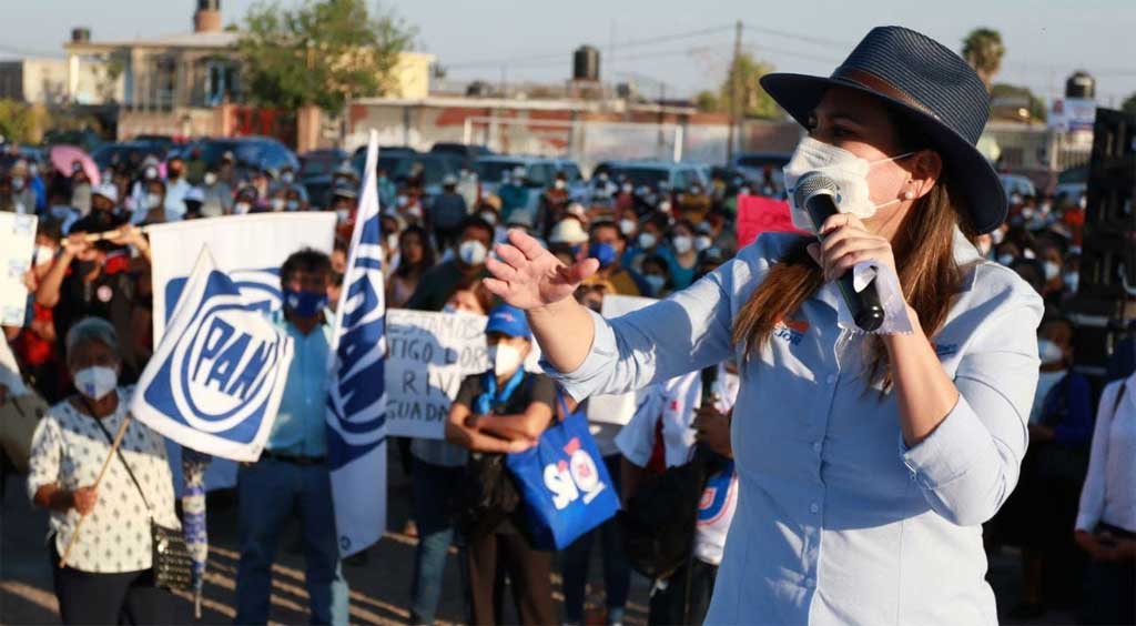 Lorena Alfaro se compromete con las comunidades