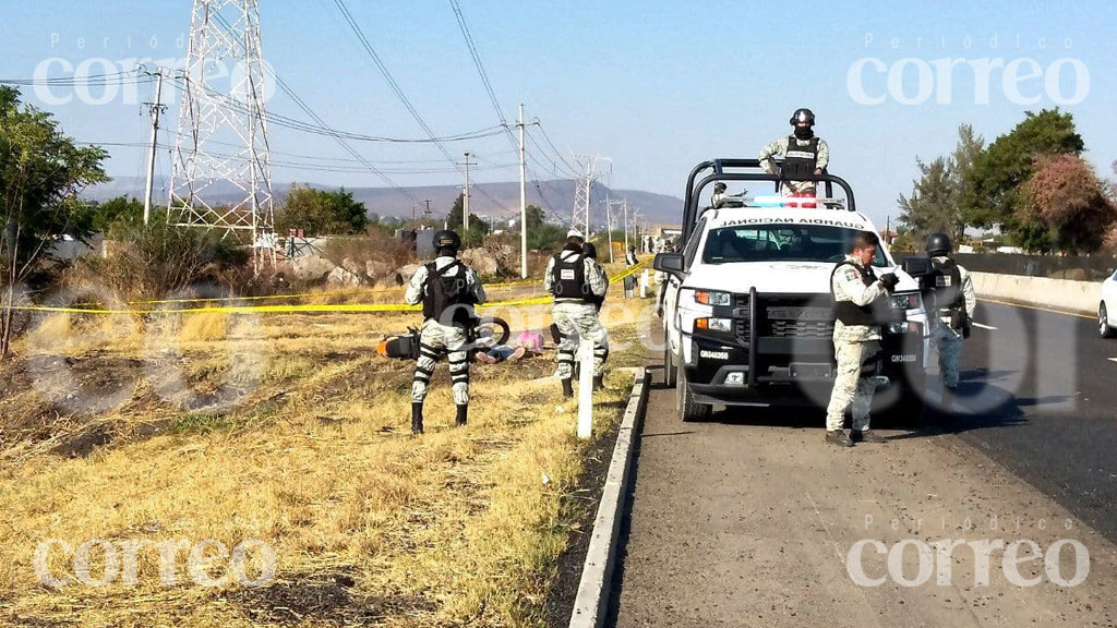 Motociclista muere al instante tras accidente en carretera a Valle de Santiago