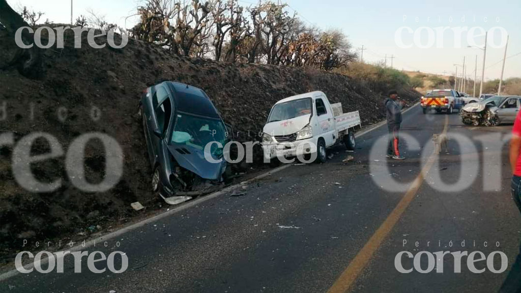 Mientras conducía ebrio, invade el carril contrario y choca