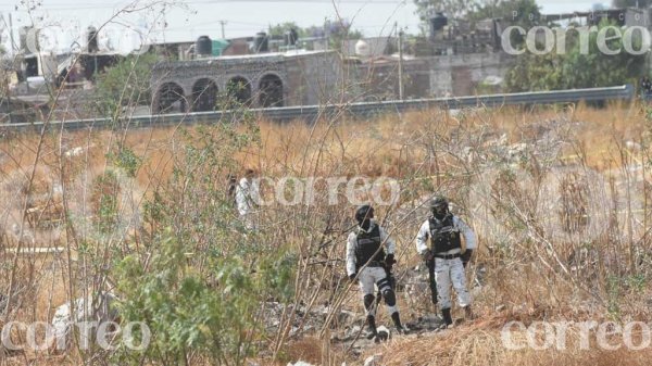 Localizan el cadáver de un hombre sobre un terreno baldío en Celaya