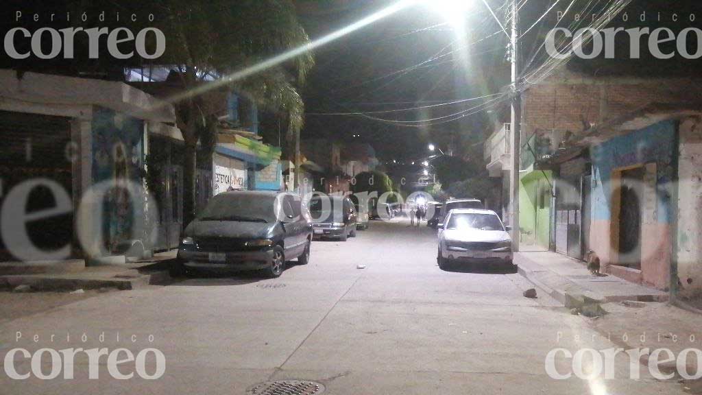 Encuentran cadáver envuelto en bolsas negras dentro de una cajuela en León