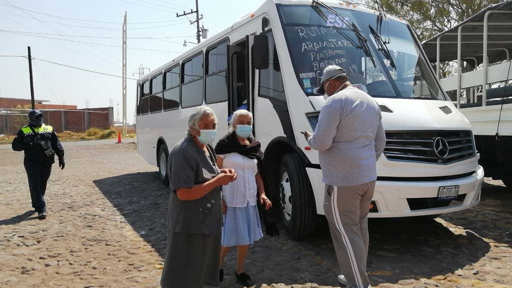 Habrá transporte gratis para que abuelitos acudan a vacunarse