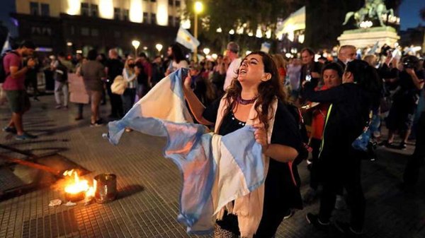 Rechazan en Buenos Aires medidas para enfrentar segunda ola de COVID-19