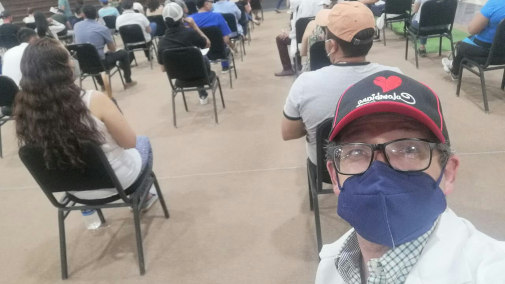 Tras manifestaciones, médicos privados de Celaya logran ser vacunados contra el COVID-19