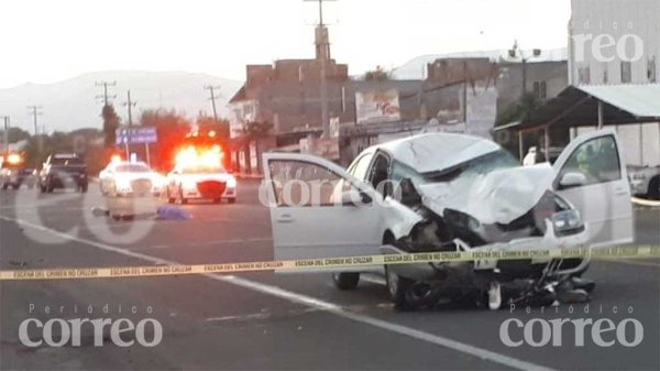 Mueren dos hermanos tras aparatoso accidente en la carretera de Yuriria