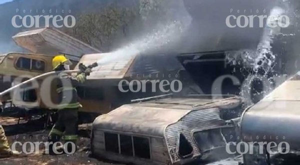 Se incendian decenas de campers en los límites de Silao