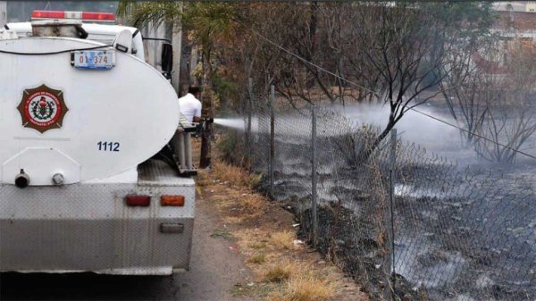 Alertan Bomberos de Irapuato por alza en quema de pastizales