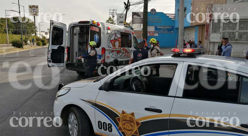 Motociclista arrolla a hombre en bicicleta y lo deja gravemente lesionado en León