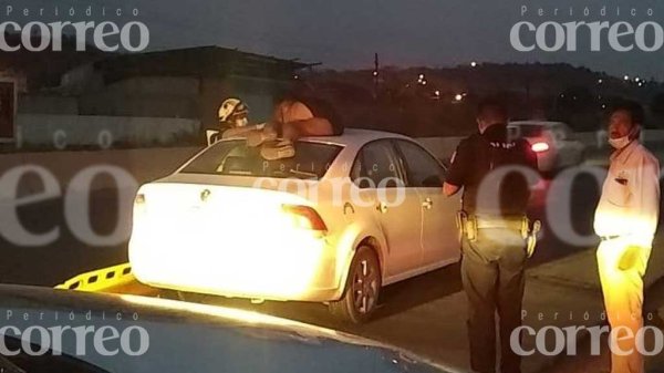 Mujer resulta gravemente herida tras ser arrollada por un auto en Silao